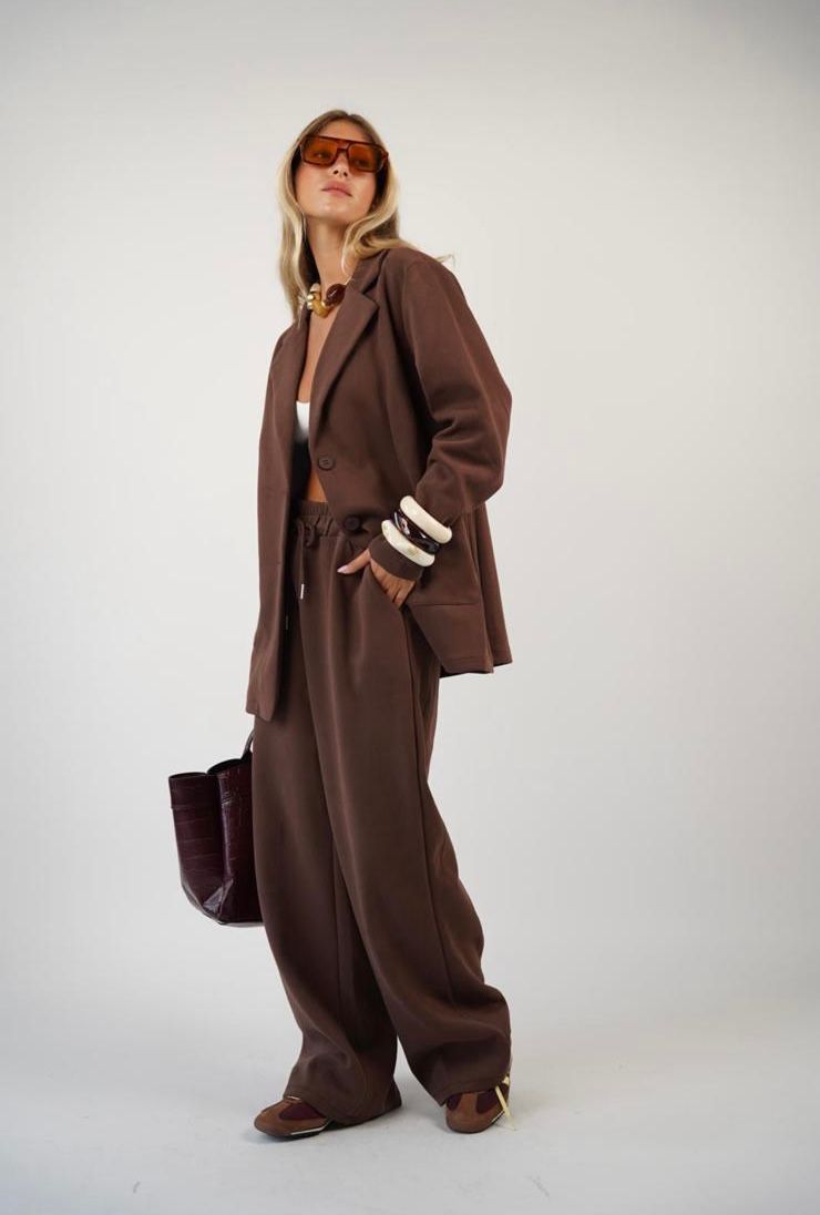 חליפת לולה חליפה ספורטיבית