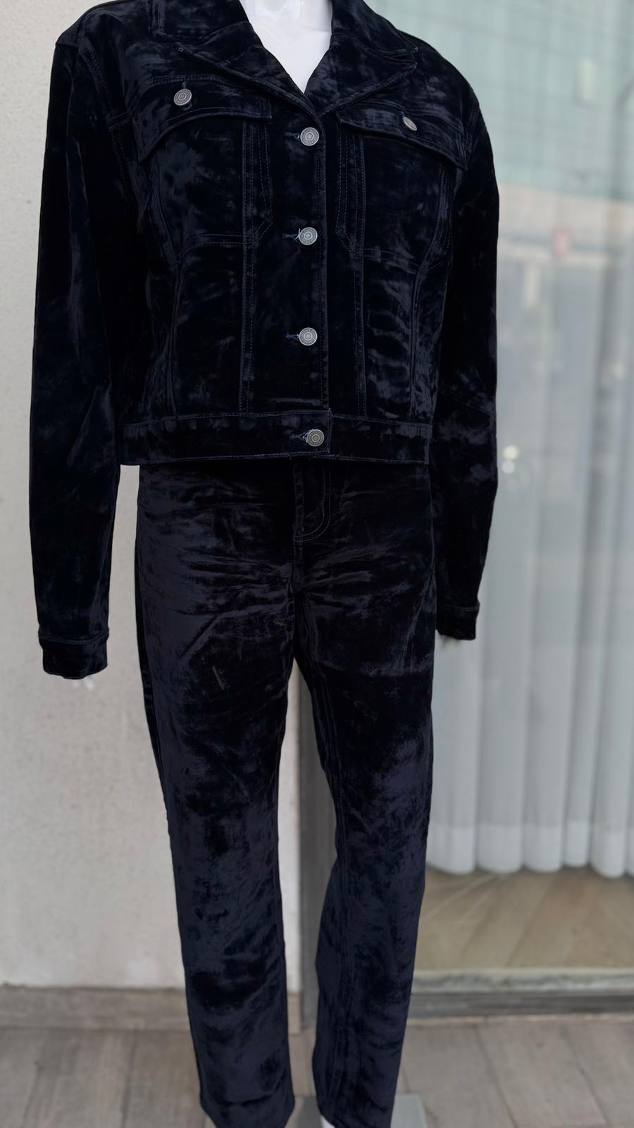 חליפת גינס קטיפה