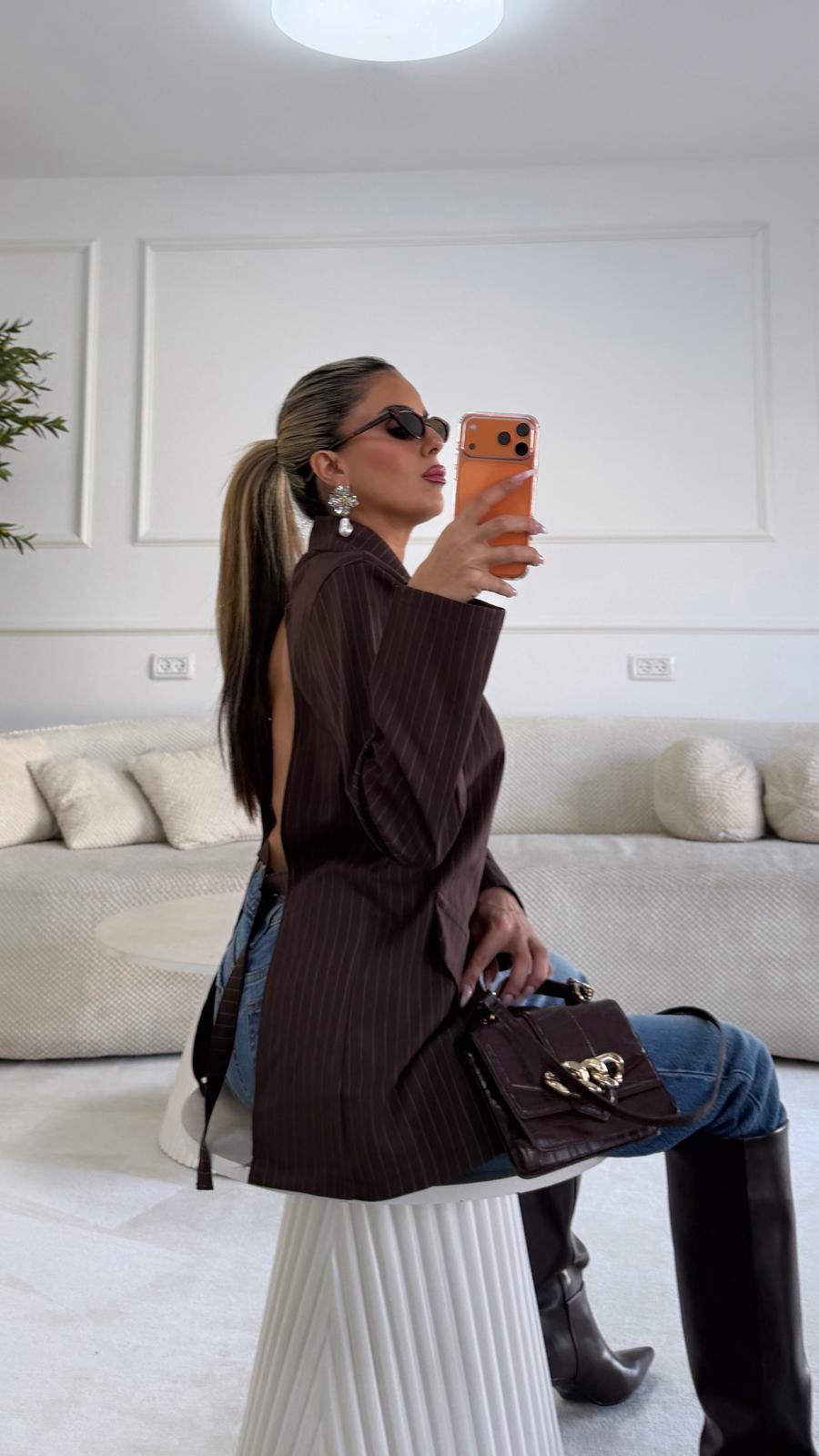 גקט גב פתוח